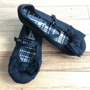 AMERICAN EAGLE | Black Bow Mary Janes